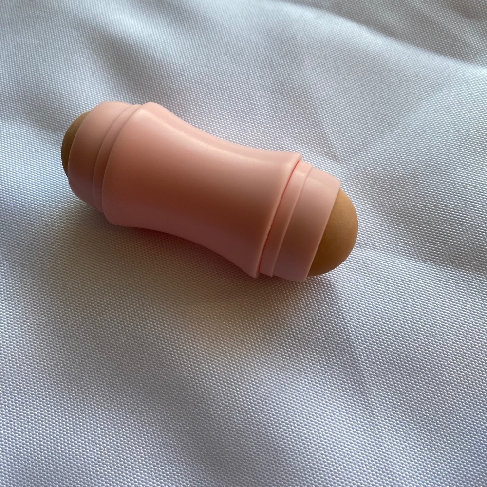 Face Oil Absorbing Roller Pink Volcanic Stone Two Sides